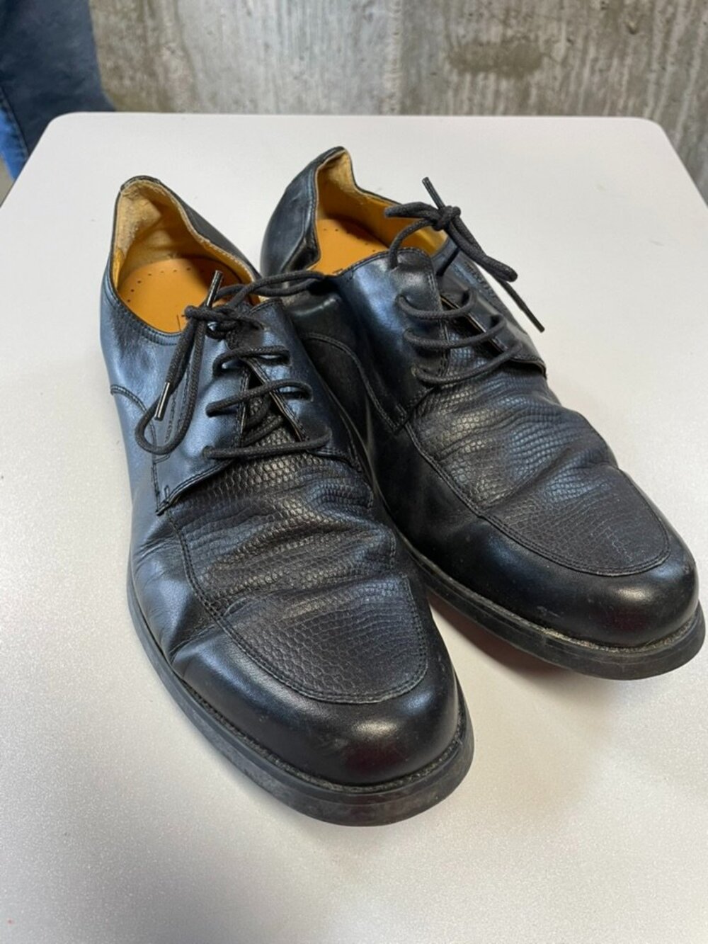 PIERRE CARDIN Men's Leather Dress Shoes Size 270/US9 in Black